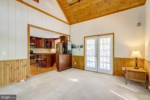 Living - 8844 Mcgrath Rd, Manassas, VA 20112 photo 1 of 1