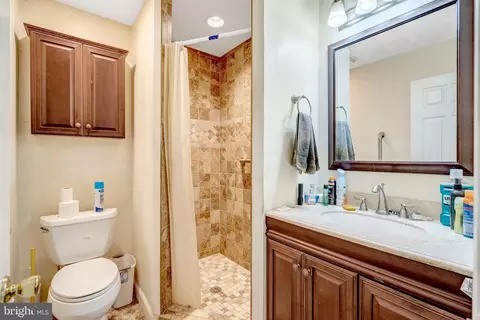 Bath - 8844 Mcgrath Rd, Manassas, VA 20112 photo 2 of 3