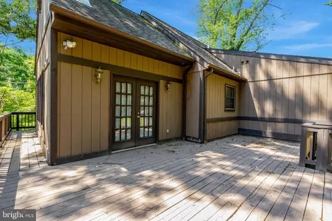 Exterior - 8844 Mcgrath Rd, Manassas, VA 20112 photo 3 of 6