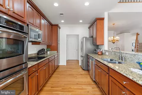 Kitchen - 6029 Calumet Ct, Gainesville, VA 20155 photo 3 of 4