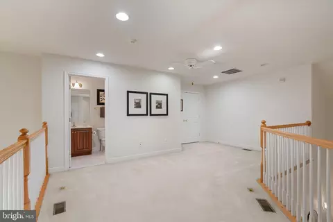 Entry Way - 6029 Calumet Ct, Gainesville, VA 20155 photo 4 of 4