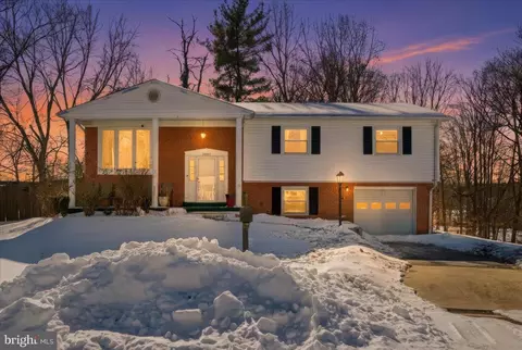 4907 Kenyon Ct, Woodbridge, VA 22193