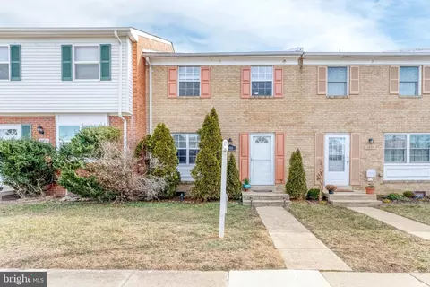 1856 Fort Pulaski Ct, Dumfries, VA 22026