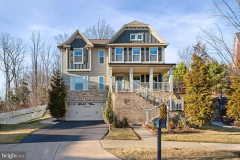 2044 Scarlet Pine Rd, Dumfries, VA 22026