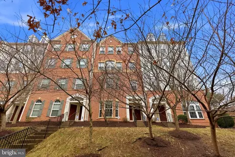 2601 Eastbourne Dr, Woodbridge, VA 22191
