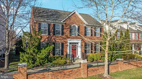 18009 Densworth Mews, Gainesville, VA 20155