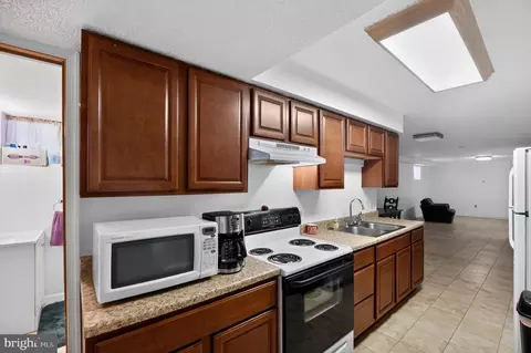 Kitchen - 4807 Executive Dr, Gainesville, VA 20155 photo 3 of 3