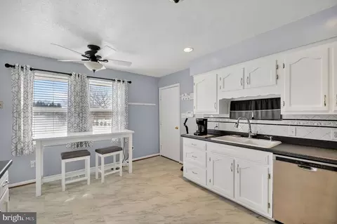 Kitchen - 4807 Executive Dr, Gainesville, VA 20155 photo 1 of 3