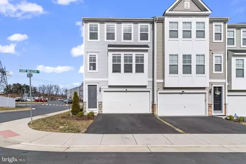 3992 Shire Meadow Ln, Triangle, VA 22172