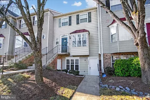 16294 Taconic Cir, Dumfries, VA 22025