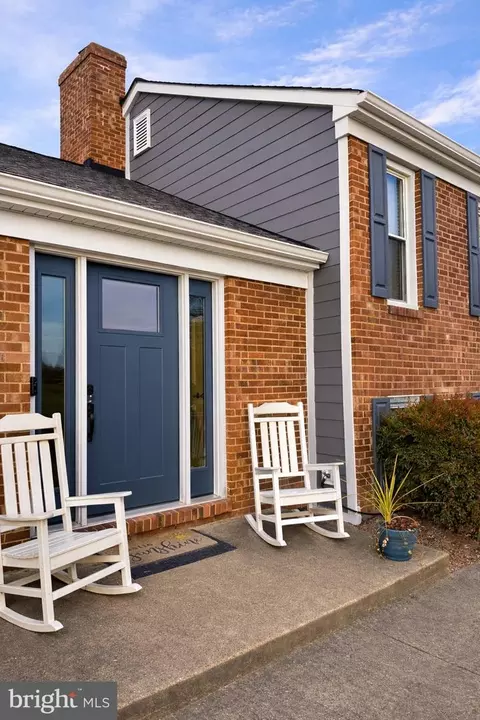 Exterior - 7910 Guy Dr, Manassas, VA 20111 photo 6 of 9