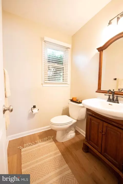 Bath - 7910 Guy Dr, Manassas, VA 20111 photo 10 of 10
