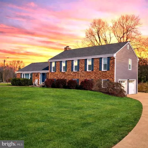 Exterior - 7910 Guy Dr, Manassas, VA 20111 photo 2 of 9