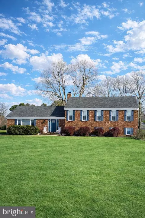 Exterior - 7910 Guy Dr, Manassas, VA 20111 photo 3 of 9