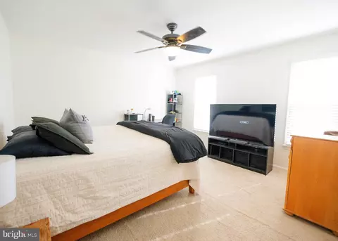 Bedroom - 7910 Guy Dr, Manassas, VA 20111 photo 5 of 6