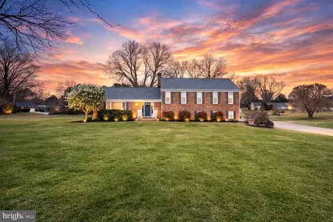 Exterior - 7910 Guy Dr, Manassas, VA 20111 photo 5 of 9