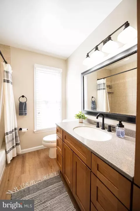 Bath - 7910 Guy Dr, Manassas, VA 20111 photo 8 of 10