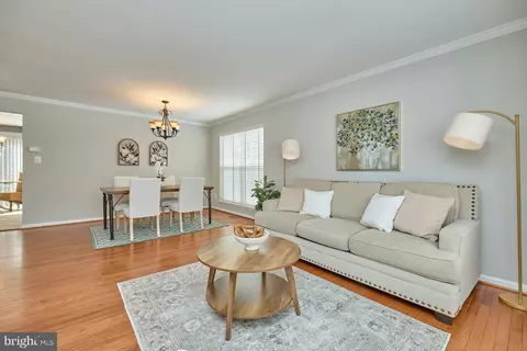 Living - 8300 Wallace Ln, Manassas, VA 20109 photo 3 of 6