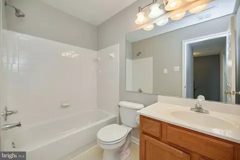 Bath - 8300 Wallace Ln, Manassas, VA 20109 photo 3 of 3