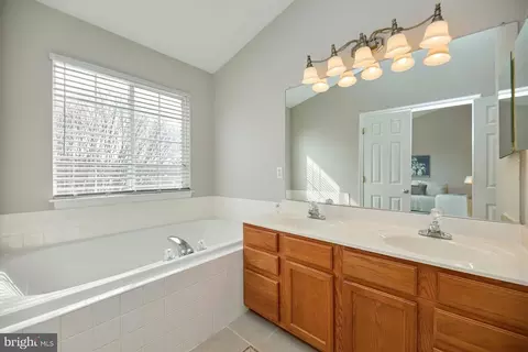Bath - 8300 Wallace Ln, Manassas, VA 20109 photo 1 of 3