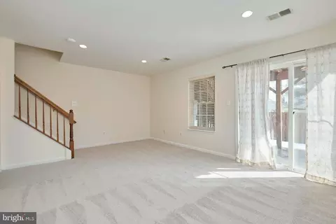 Living - 8300 Wallace Ln, Manassas, VA 20109 photo 6 of 6