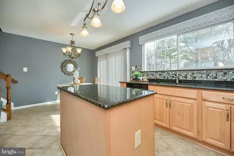 Kitchen - 8300 Wallace Ln, Manassas, VA 20109 photo 4 of 6