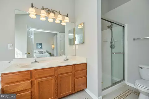 Bath - 8300 Wallace Ln, Manassas, VA 20109 photo 2 of 3