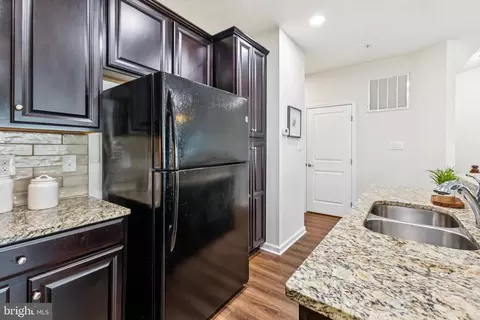7416 Brunson Cir, Gainesville, VA 20155 photo 4