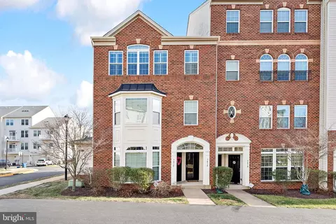 7416 Brunson Cir, Gainesville, VA 20155