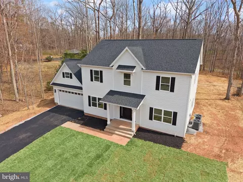 12005 Parkriver Dr, Manassas, VA 20112
