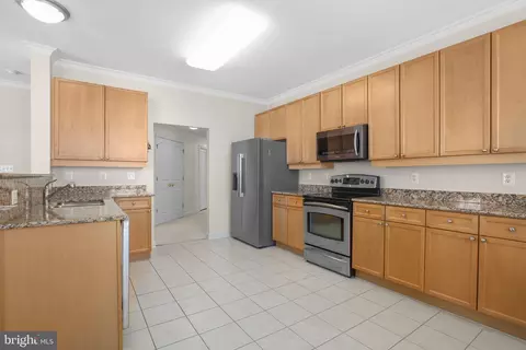 525 Belmont Bay Dr #303, Woodbridge, VA 22191