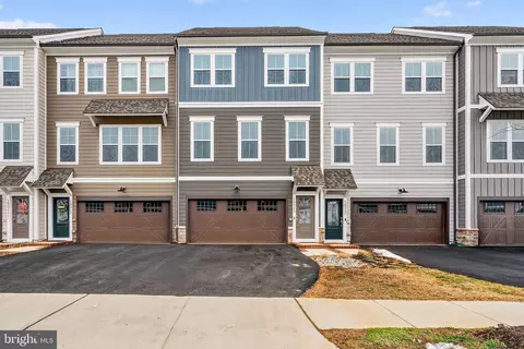 18245 Moss Garden Rd, Dumfries, VA 22026