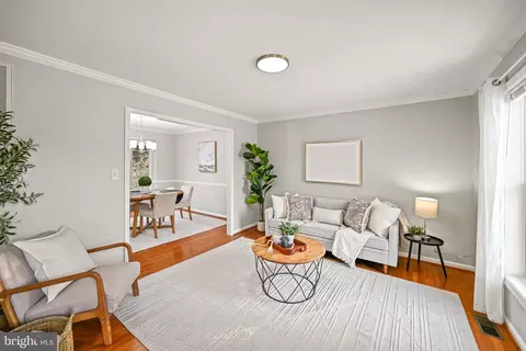 Living - 10449 Pineview Rd, Manassas, VA 20111 photo 3 of 7