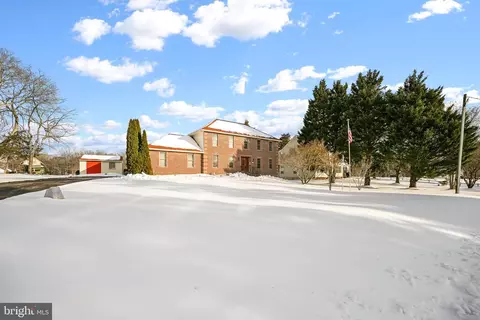 Exterior - 10449 Pineview Rd, Manassas, VA 20111 photo 6 of 8