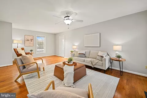 Living - 10449 Pineview Rd, Manassas, VA 20111 photo 7 of 7
