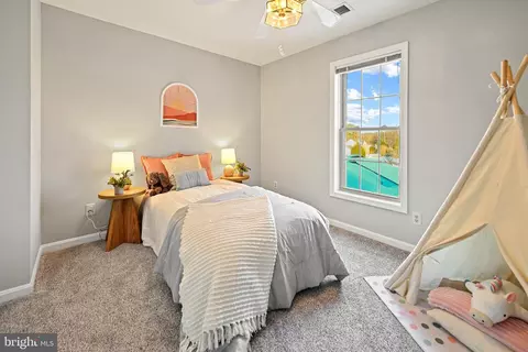 Bedroom - 10449 Pineview Rd, Manassas, VA 20111 photo 5 of 7