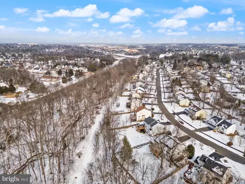 View/Area - 8144 Tall Timber Dr, Gainesville, VA 20155 photo 5 of 6