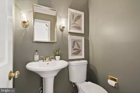 Bath - 8144 Tall Timber Dr, Gainesville, VA 20155 photo 1 of 6