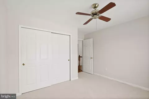 Bedroom - 8144 Tall Timber Dr, Gainesville, VA 20155 photo 7 of 9