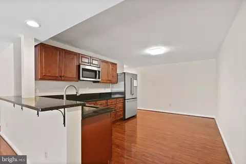 Kitchen - 8144 Tall Timber Dr, Gainesville, VA 20155 photo 5 of 6