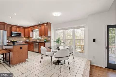 Dining - 8144 Tall Timber Dr, Gainesville, VA 20155 photo 3 of 3