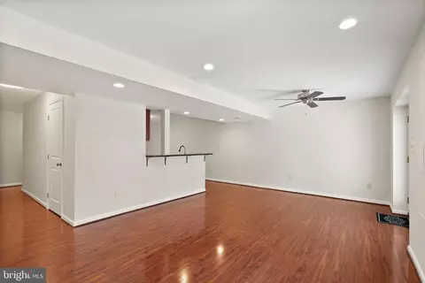 Living - 8144 Tall Timber Dr, Gainesville, VA 20155 photo 4 of 5