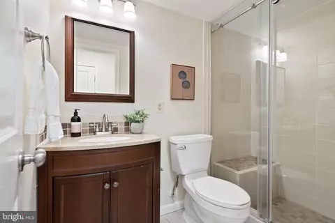 Bath - 8144 Tall Timber Dr, Gainesville, VA 20155 photo 6 of 6