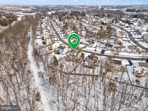 View/Area - 8144 Tall Timber Dr, Gainesville, VA 20155 photo 2 of 6