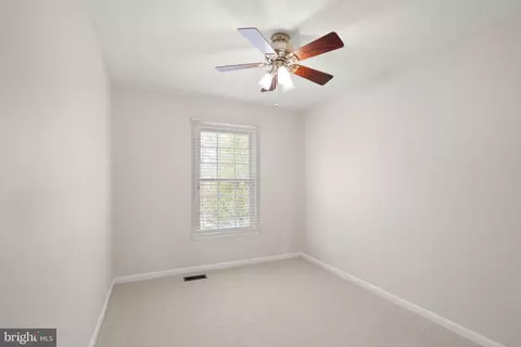 Bedroom - 8144 Tall Timber Dr, Gainesville, VA 20155 photo 6 of 9