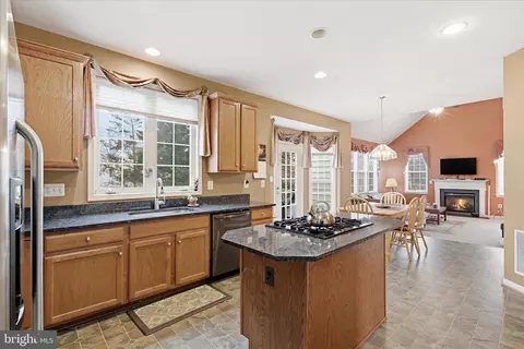 1805 Efty Ct, Woodbridge, VA 22191 photo 10