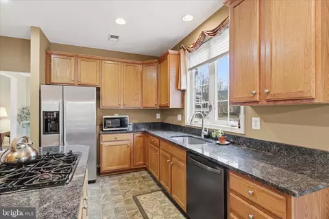 1805 Efty Ct, Woodbridge, VA 22191 photo 7