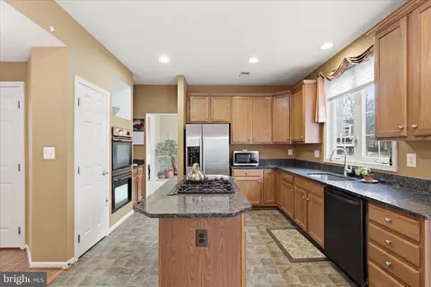 1805 Efty Ct, Woodbridge, VA 22191 photo 6