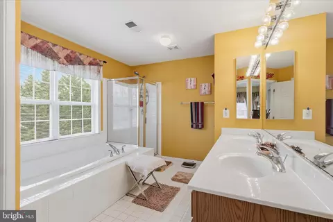 1805 Efty Ct, Woodbridge, VA 22191 photo 17