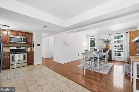 13709 Palm Rd, Woodbridge, VA 22193